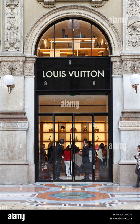 louis vuitton corso vittorio emanuele|piazza vittorio emanuele ii.